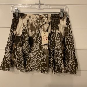 #718 NWT RAGA  FLOWER PRINTED SKIRT SIZE: SMALL
